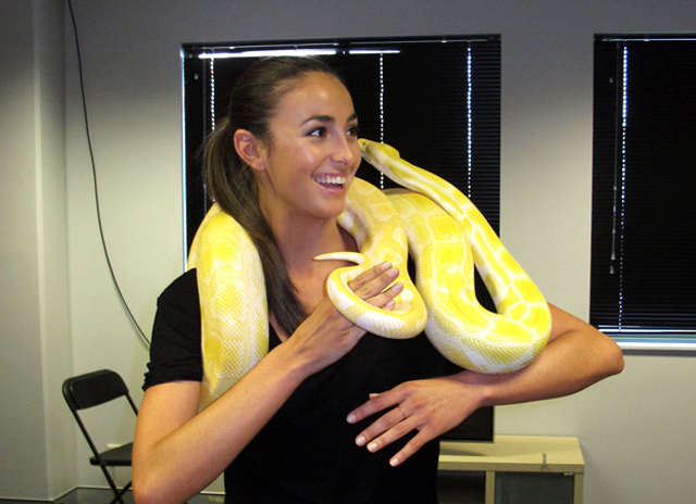 Bree_Robertson_The_X_Factor_Australia_backstage_snake_04