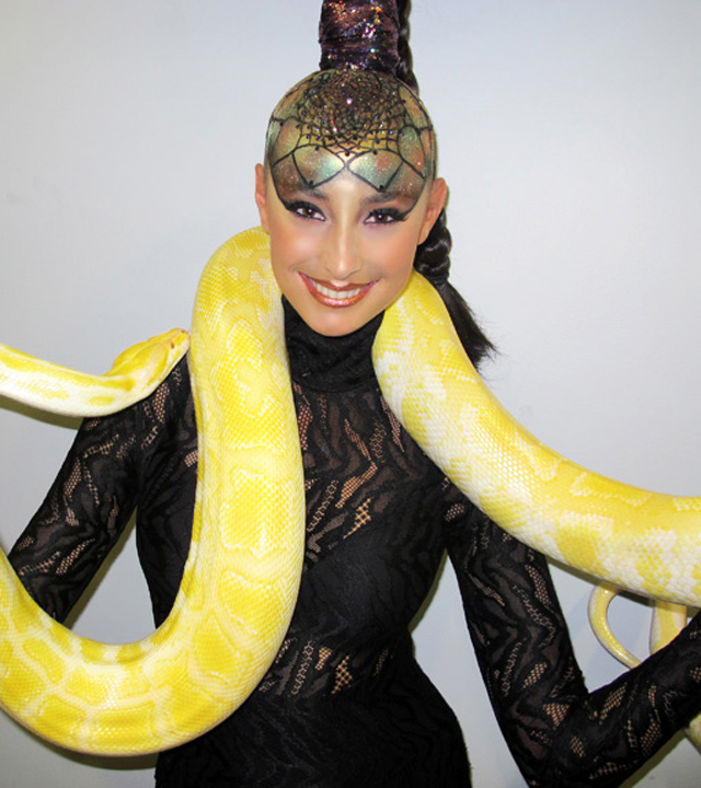 Bree_Robertson_The_X_Factor_Grand_Final_snake_Burmese_albino_python_02
