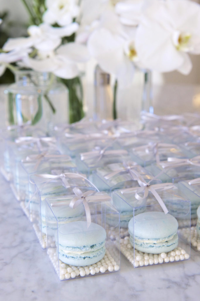 baby_shower_blue_macarons_favours_01