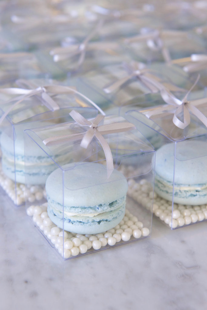 baby_shower_blue_macarons_favours_02